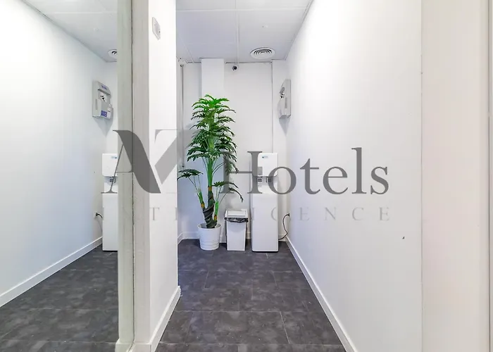 Ayz Ulises - Auto Check-In Property